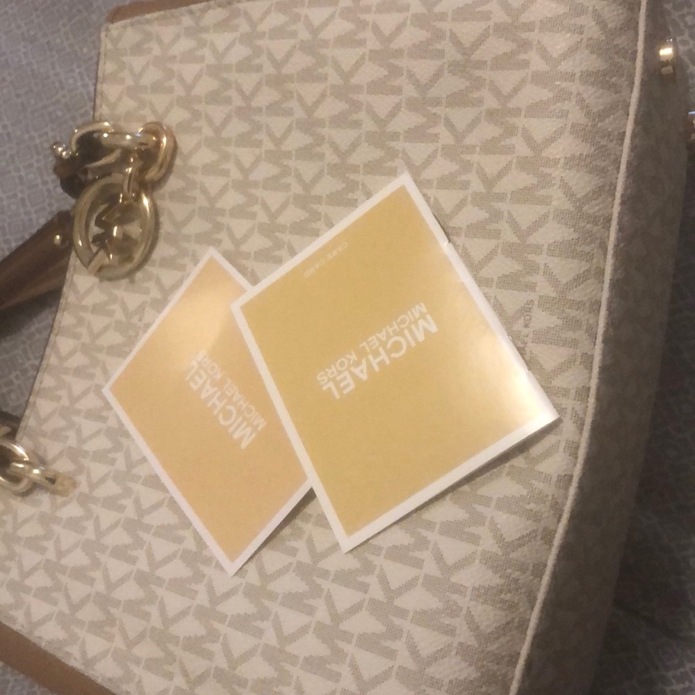 Michael Kors purse - Picture 5 of 5